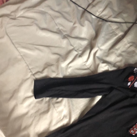 Nice light long sleeve shirt - Picture 4 of 5